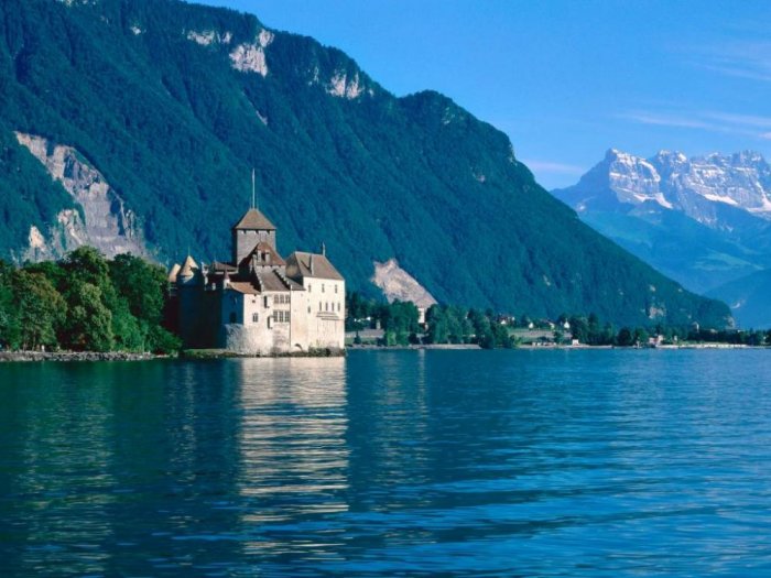 Lake Geneva, which separates France and Switzerland