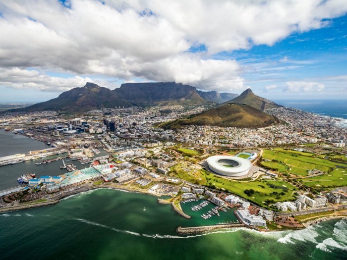 Cape Town is one of the most important cities in South Africa and one of its most popular tourist destinations