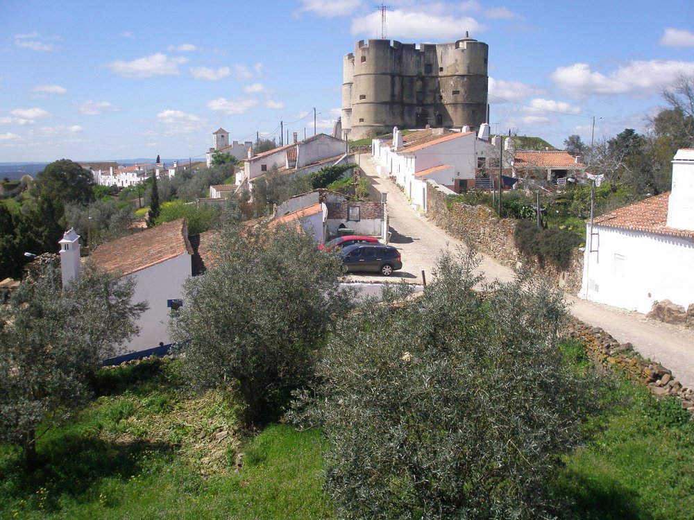 The vicinity of Evoramonte Castle