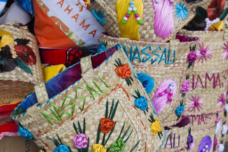 Unique souvenirs in the straw market