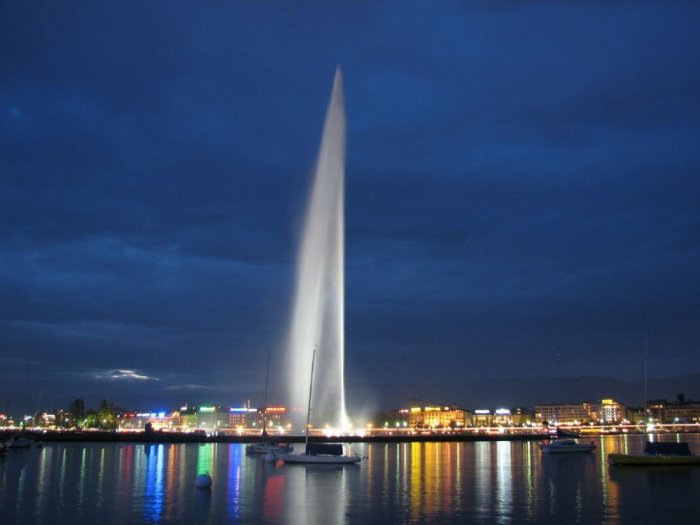     Attractive Geneva fountain in the evening