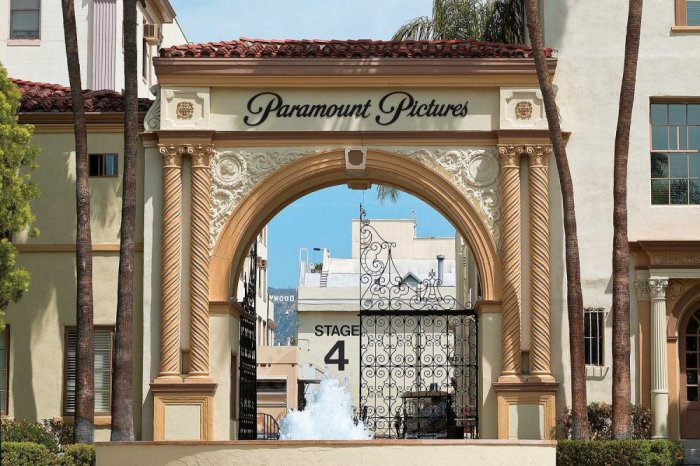 Bronson Gate, Paramount