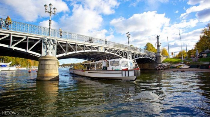 Tour between Stockholm channels