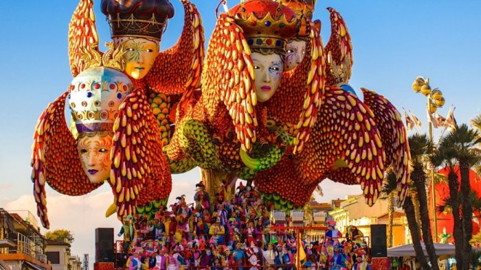 Watch the Viareggio Carnival