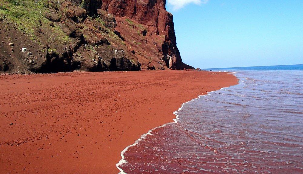     Red sandy beach in Hawaii