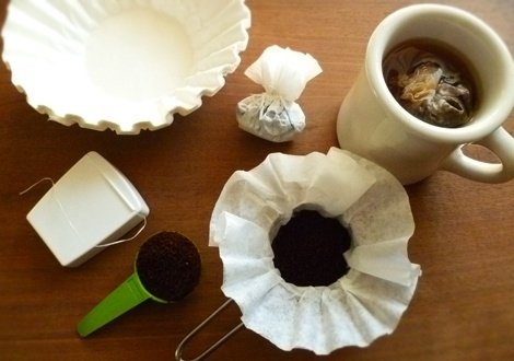 Make coffee easier with paper filter and dental floss