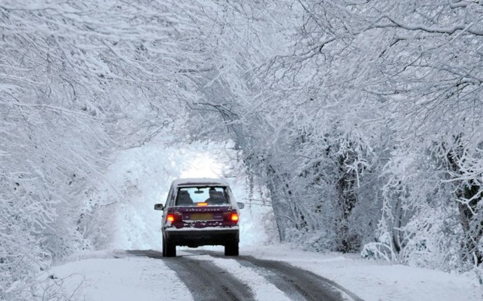 Prepare for your trip on the snowy or icy roads of the Insured necessary