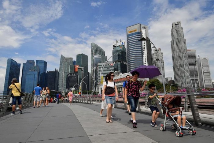 Important tips to save money when visiting Singapore