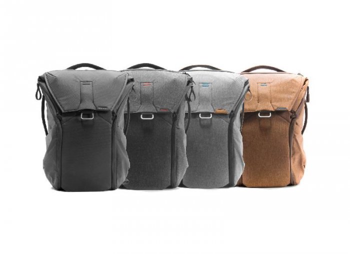 1- Four-wheel bag or backpack