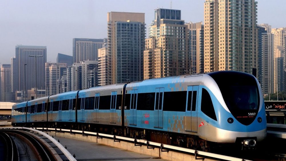     Dubai Metro is a way to save on your trip