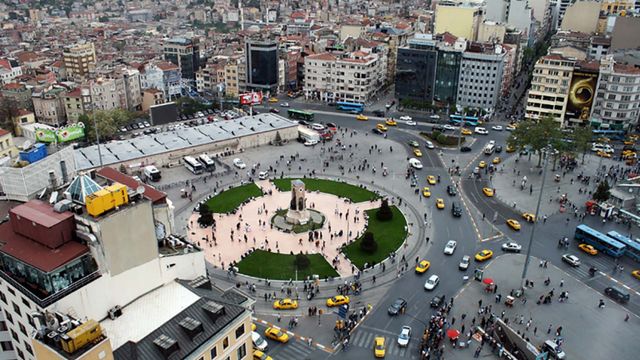 Where is Istiklal Street located in Istanbul