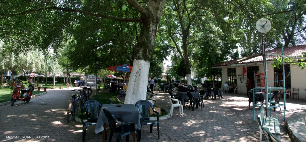 Cafes next to the Green Mosque Bursa