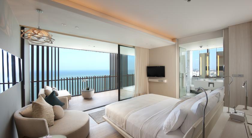 Pattaya hotels by the sea