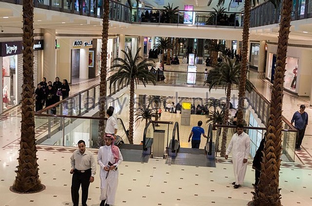 Al Faisaliah Mall is one of the most important malls in Riyadh