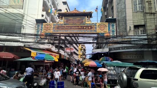 The most famous market in Bangkok