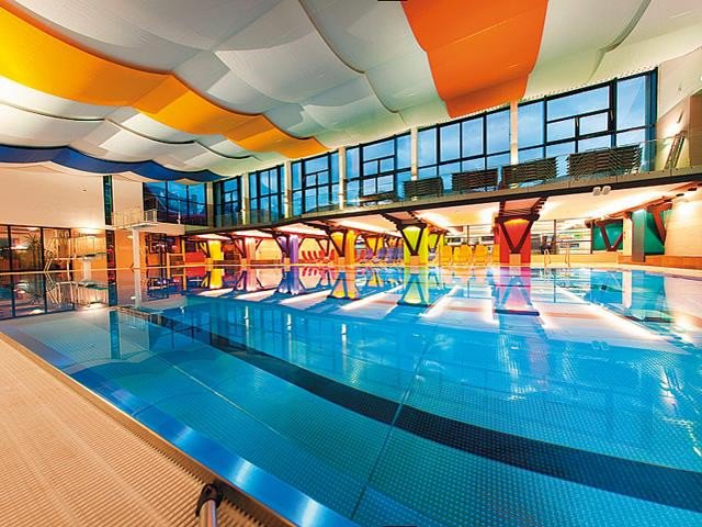 Visit the indoor swimming pools and sauna in Zell am See in the winter