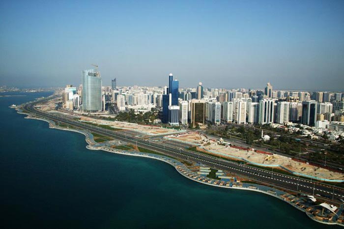 Abu Dhabi Corniche is one of the most important tourist places in Abu Dhabi, UAE