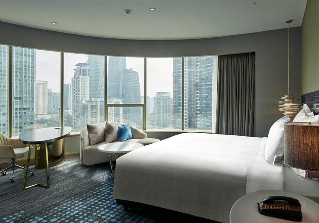 The most characteristic of the rooms in Kuala Lumpur apartments are their spacious areas and elegant decoration