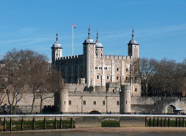 The Tower of London is one of the most important tourist places in London, near the Tower of London Bridge
