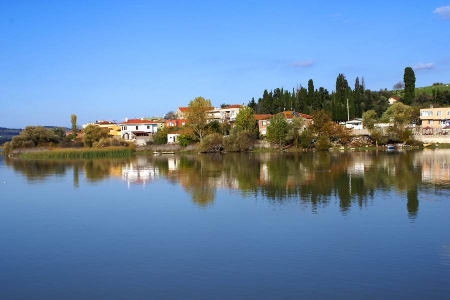 Al-Wbat Lake is one of the most beautiful lakes in the Stock Exchange of Turkey
