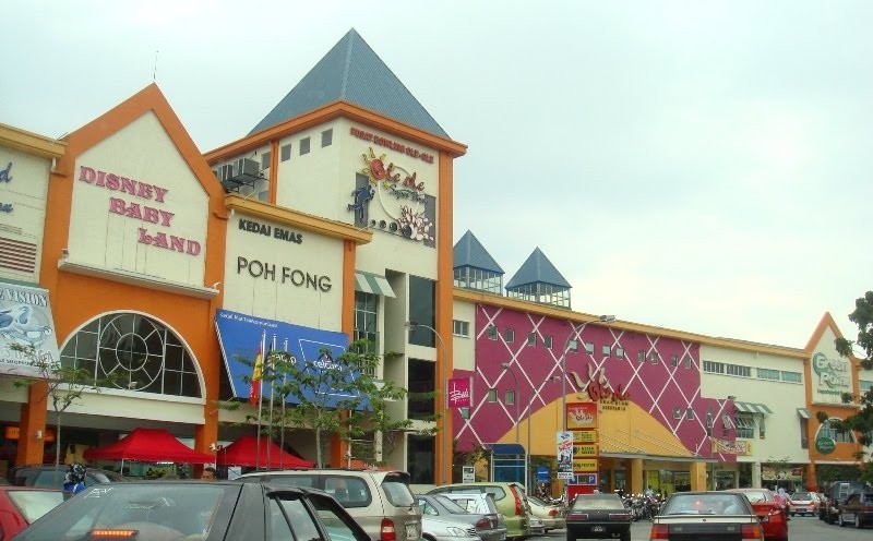 First first shopping mall, get to know us in the article on the best markets of Selangor Malaysia