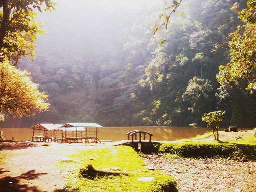Colorful Puncak Lake is one of the most beautiful tourist attractions in Indonesia