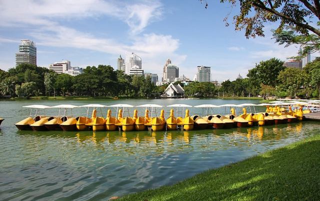 Lumpini Park is one of the best tourist places in Bangkok, Thailand
