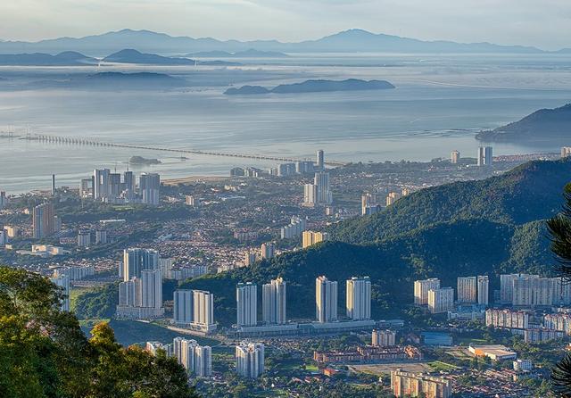 Penang Plateau is one of the most beautiful places of tourism in Malaysia