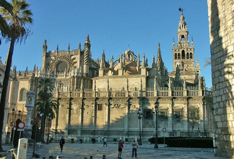 The most important 4 activities in Seville Cathedral Spain