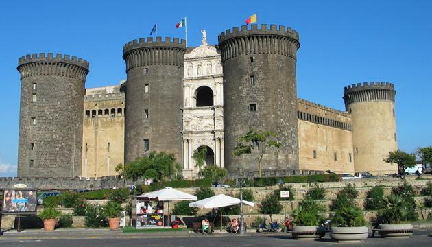 The best 3 activities in the castle of Novo Naples Italy