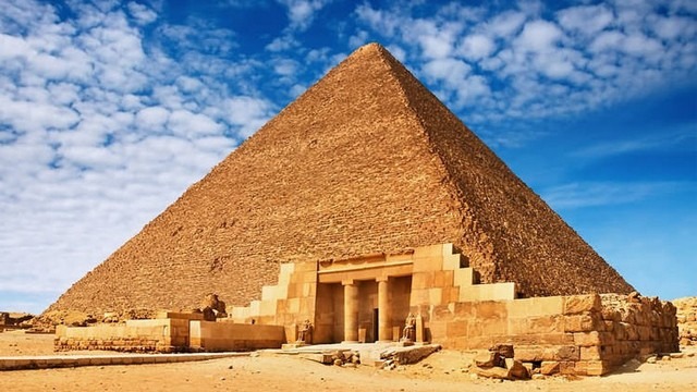 The pyramids in Egypt are among the most important tourist places in Cairo - the pyramid of Khufu - the pyramids of Egypt from the inside