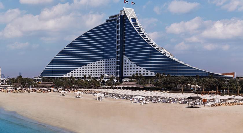 Jumeirah Beach is one of the most beautiful beaches of Dubai, UAE