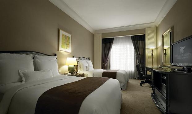 Kuala Lumpur Marriott Hotel has rooms of various sizes and various facilities.