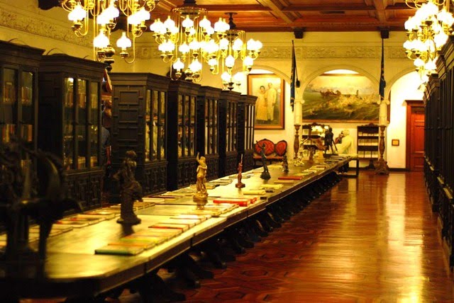 Malacanang Palace is one of the best tourist places in Manila, the Philippines
