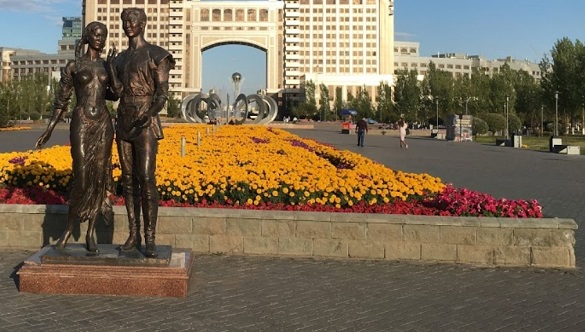 Lovers' park sculptures in Astana - Astana Kazakhstan tourism