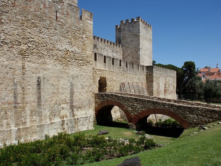 São George Castle is one of the most beautiful tourist sites in Lisbon, Portugal