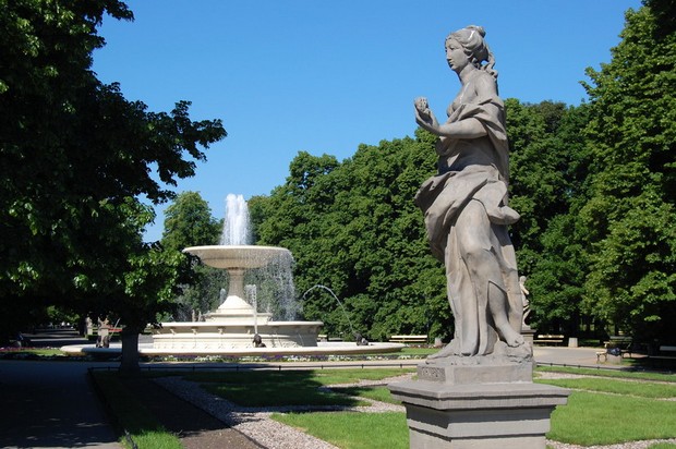 Saxon Park is one of the most beautiful tourist sites in Warsaw