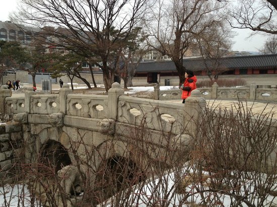 Changdok Palace is one of the most important tourist attractions in South Korea, Seoul