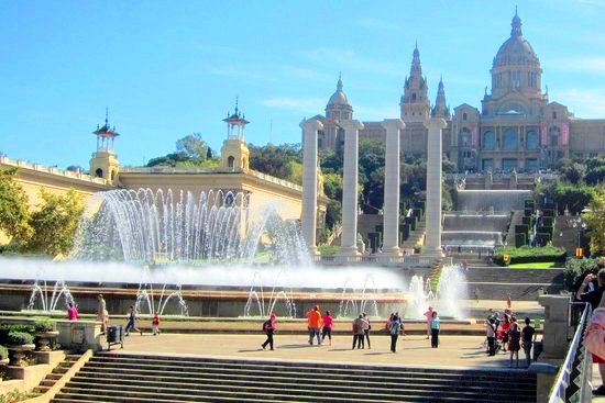 Tour of the Montjuic Fountain in Barcelona, ​​Spain