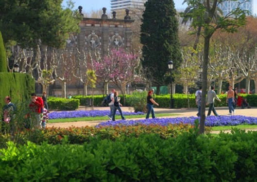 Tour Ciutadella Park in Barcelona Spain