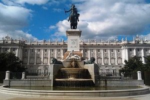 The 5 best activities in the Plaza de Orient in Madrid