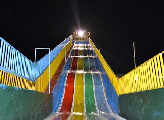 Water games in the tourist village of Shula