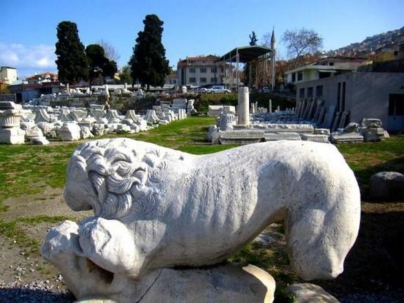 Agora remains museum One of the most famous tourism museums in Turkey, Izmir
