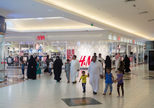 Al Dana Mall is one of the best malls in Yanbu
