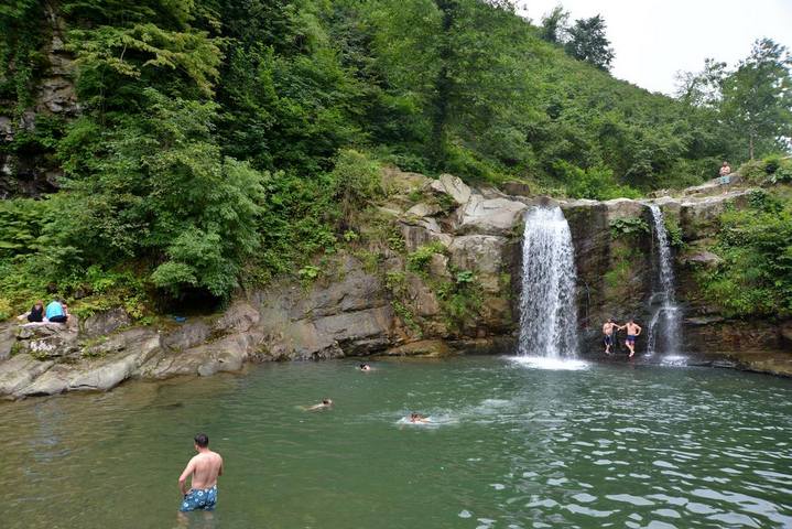 The Gesali Urdu waterfall is one of the most important places of tourism in Turkish Ordu