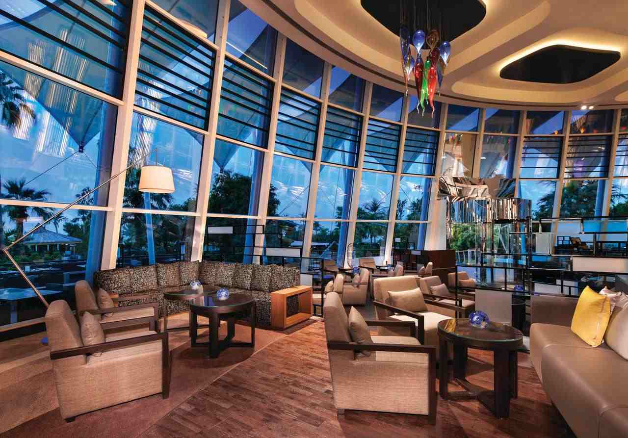 The restaurant of Jumeirah Beach Hotel Dubai serves delicious international cuisine