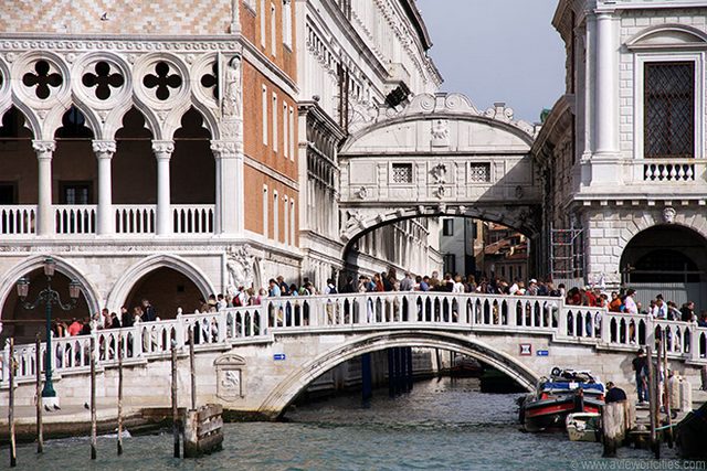 The Bridge of Sighs in Venice is one of the best attractions of Venice