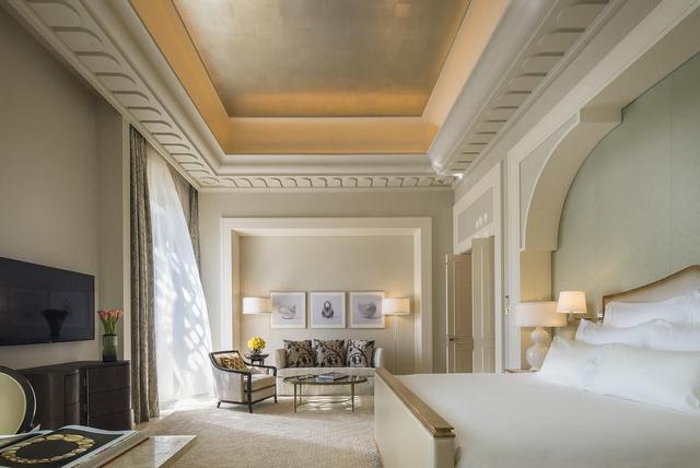 Four Seasons Hotel Dubai is one of the best five-star hotels