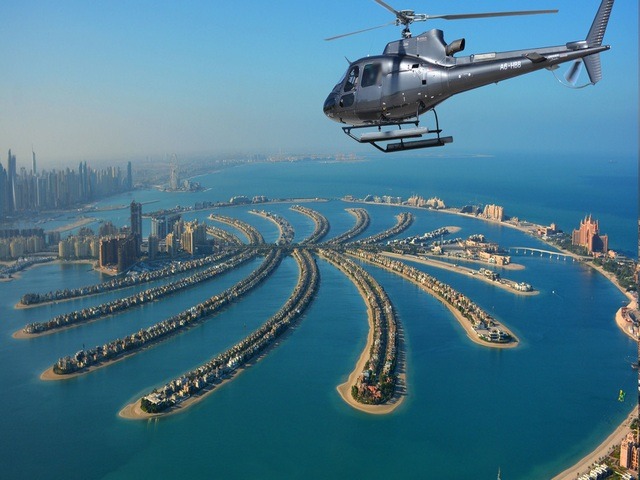 Helicopter tour of the Palm Island