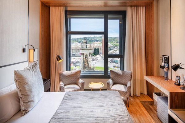 Report on Catalonia Plaza Barcelona, ​​Barcelona's most luxurious hotel